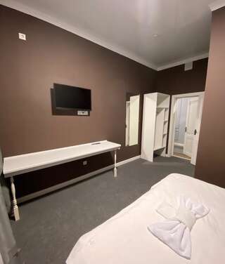 Отели типа «постель и завтрак» Nomad Актобе Двухместный номер с 1 кроватью и собственной ванной комнатой-1